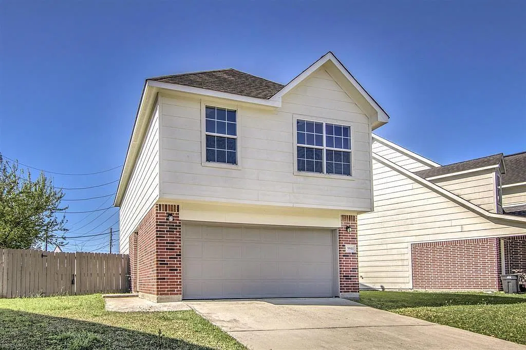 3 bed, 2.5 bath, 1491 sqft, $1,750 — Photo 3