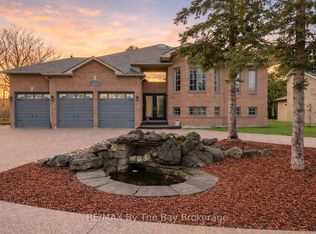 70 Fairway Cres, Wasaga Beach, ON L9Z 1B8