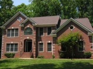 4 Secretariat Dr, Stafford, VA 22556