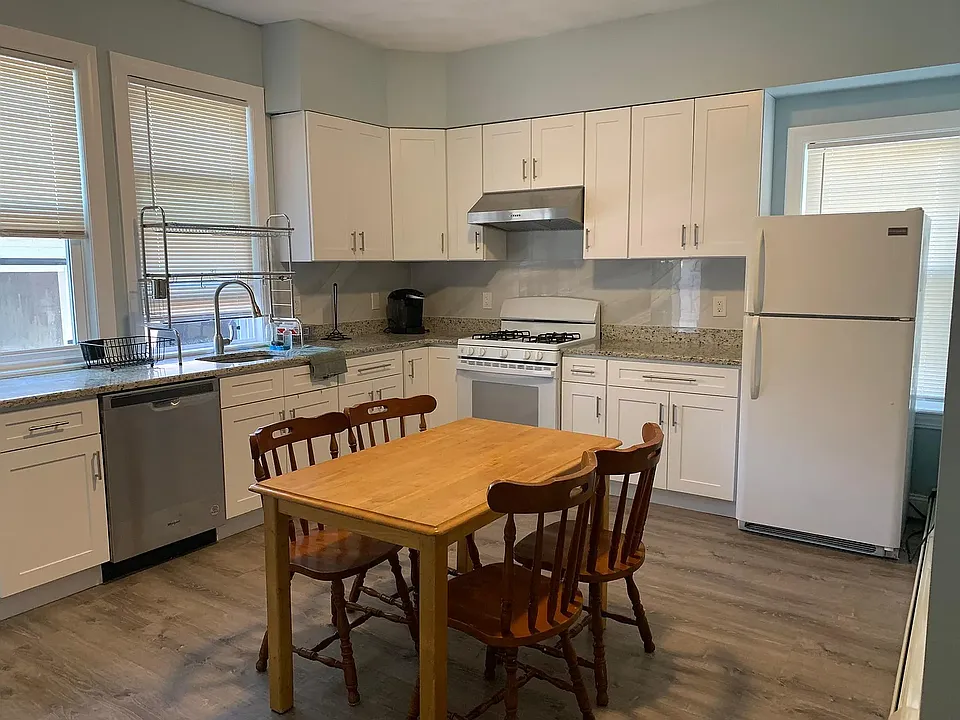 109 Arnold St #1