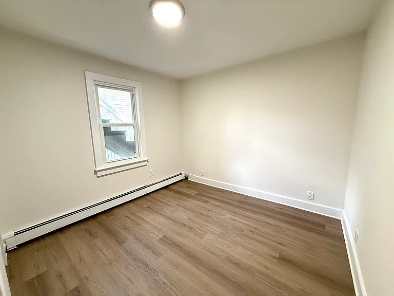 523 Martin Rd — Photo 7