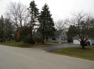 1609 Hillcrest Dr, Delafield, WI 53018