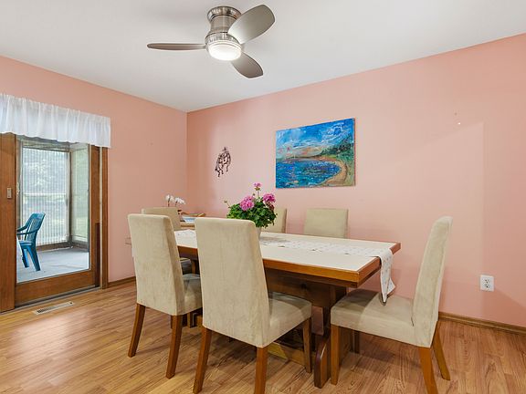 5th image of 11 Mimosa Pl