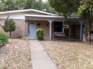 813 Camelia Ct, Irving, TX 75060