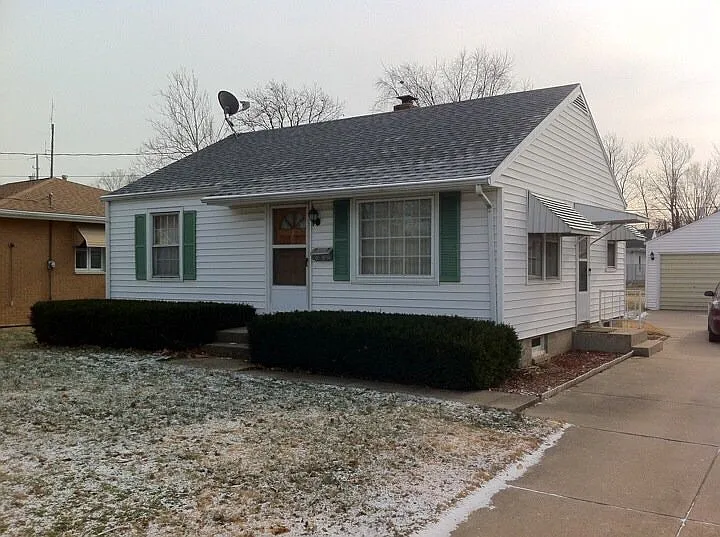 2212 W Callender Ave photo 1