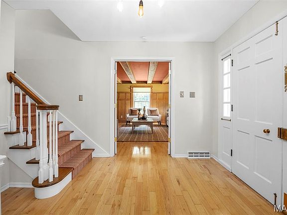 3rd image of 229 River Valley Dr