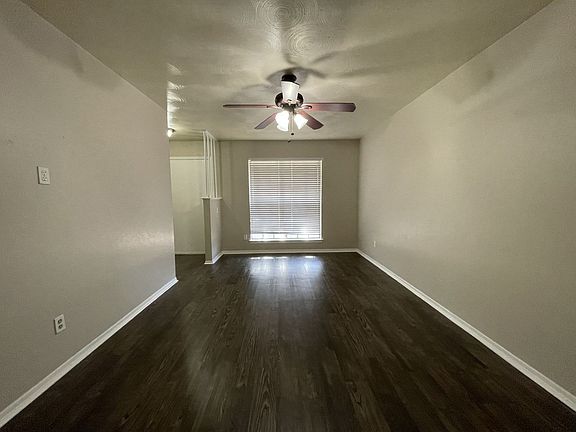 3rd image of 1107 Wildwood Dr