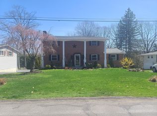 615 Meadow Ln, Clarks Summit, PA 18411