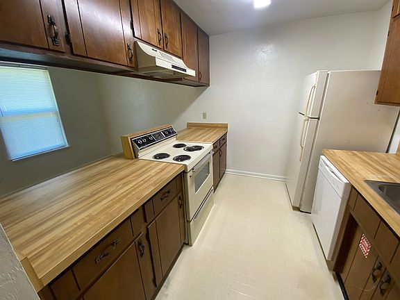 5th image of 3009 Oak Hammock Ln APT C