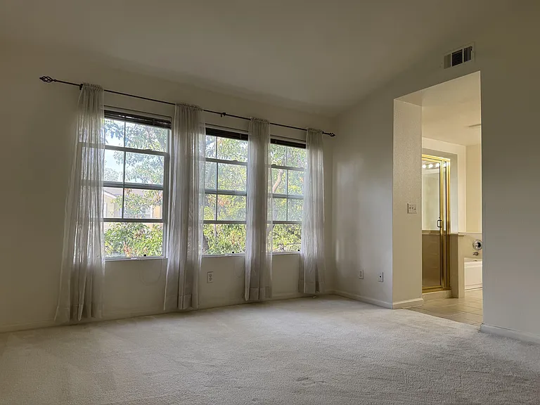 3513 Dickenson Cmn — Photo 11