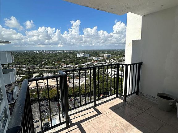 4th image of 2750 NE 183rd St #Penthouse 07