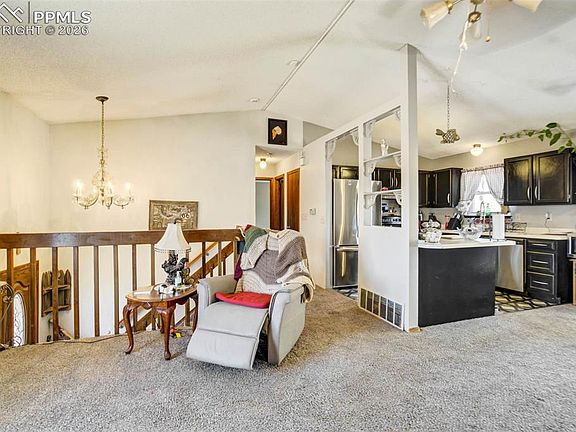 5th image of 3850 Rosemere St