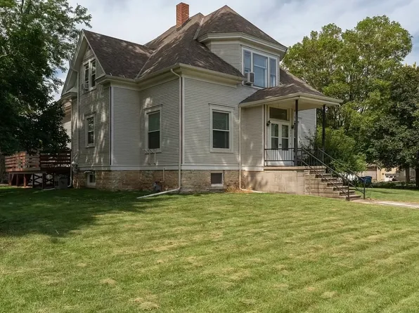604 Mason St, Chenoa, IL 61726