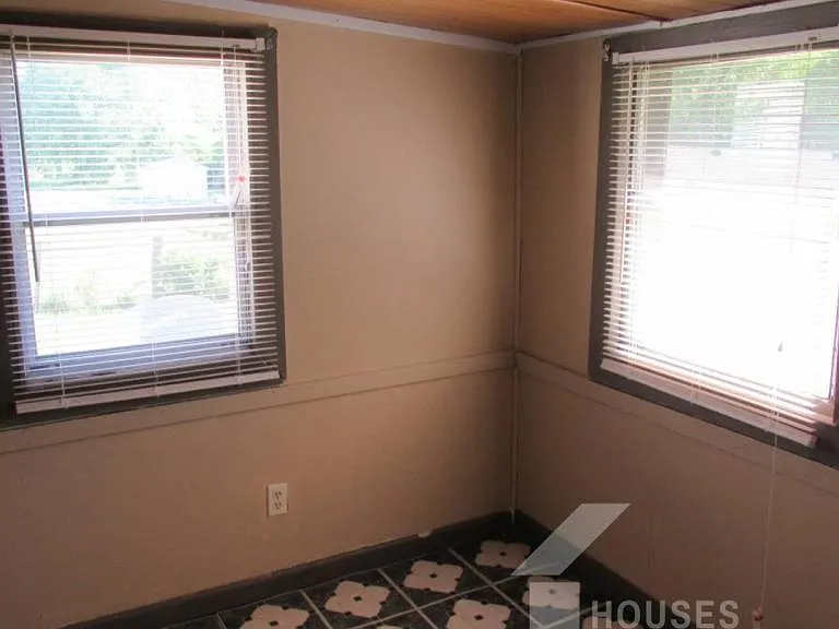 315 Old Dunham Bridge Rd — Photo 7