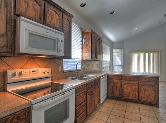 5th image of 1156 Sunderland Ln