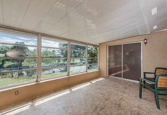 5th image of 7400 Cherry Laurel Dr