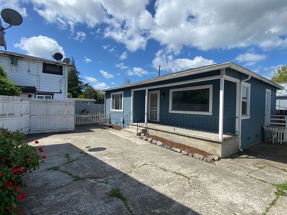 1st image of 884 Petaluma Blvd S