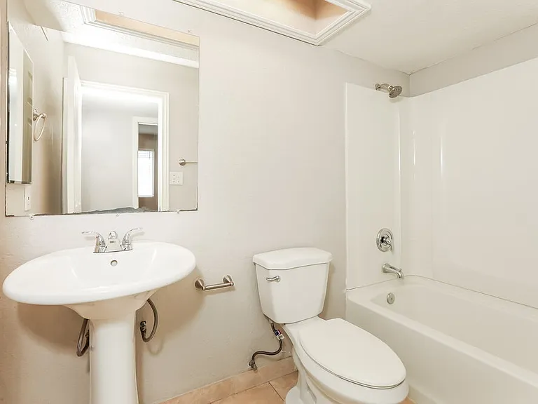 631 W Lindner Ave — Photo 15
