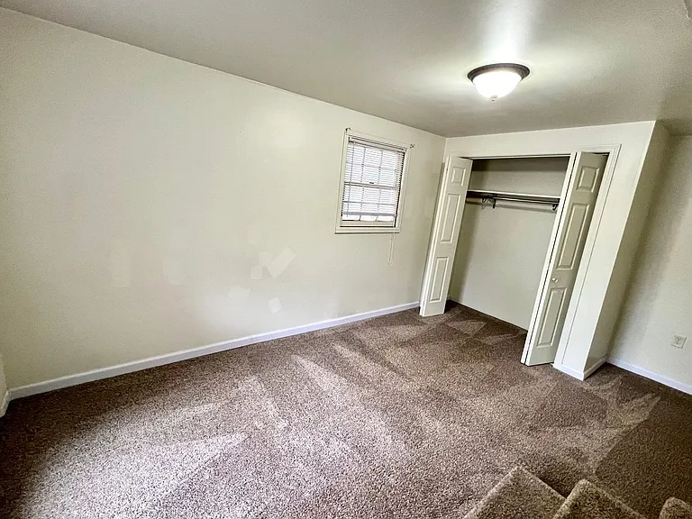 1107 Claflin Main — Photo 5