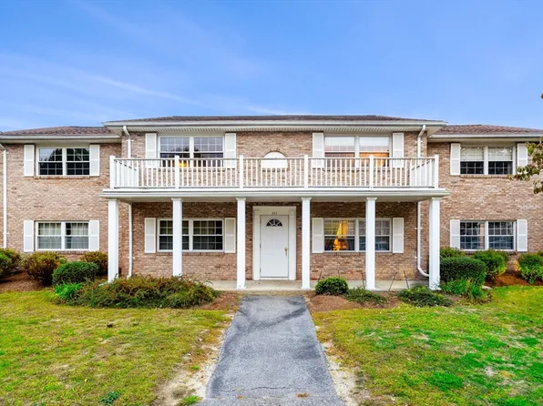 40 Washington Park Dr #11, Andover, MA 01810