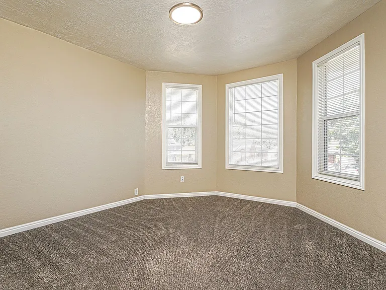 3153 Adams Ave — Photo 5