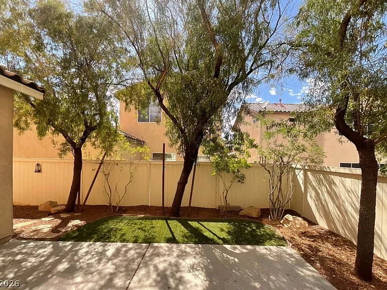 10841 Paradise Rd — Photo 35