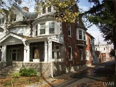 213 N 17th St photo 1