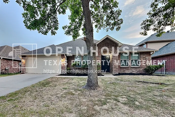 912 Oakcrest Dr