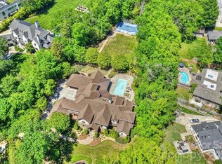 4901 Carmel Park Dr, Charlotte, NC 28226