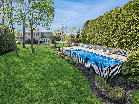5th image of 8 Ketcham Ave