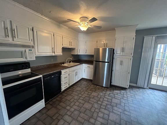 4th image of 10 Westdale Dr #1