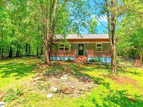2nd image of 206 Pecan Dr