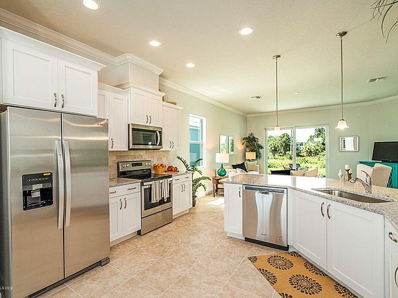 4th image of 465 Lorelei Ave
