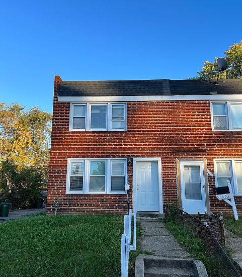 1st image of 2801 Hinsdale Dr #1