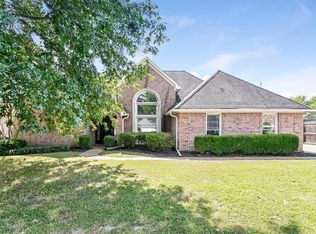 8677 Old River Rd, Cordova, TN 38018