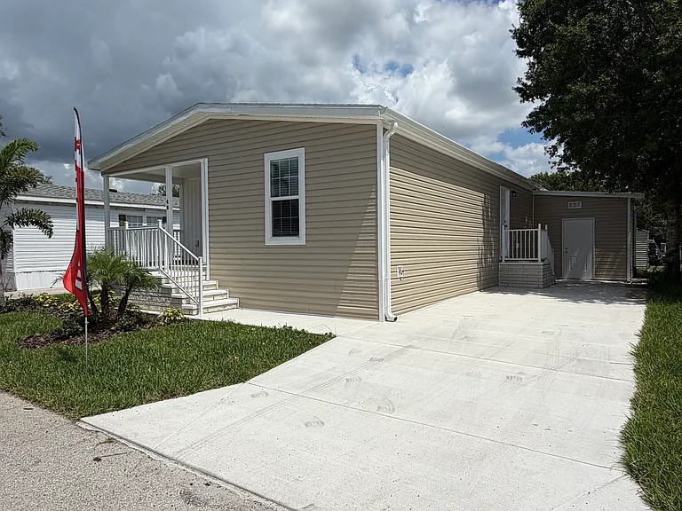 500 Carriage Cove Way — Photo 31