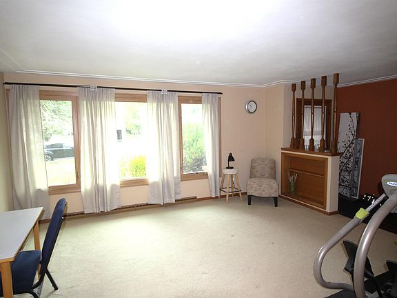 5th image of 3816 Crescent View Ave