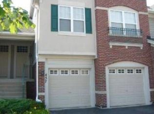 457 E Pine Lake Cir, Vernon Hills, IL 60061