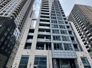 21 Balmuto St #1801, Toronto, ON M4Y1W4
