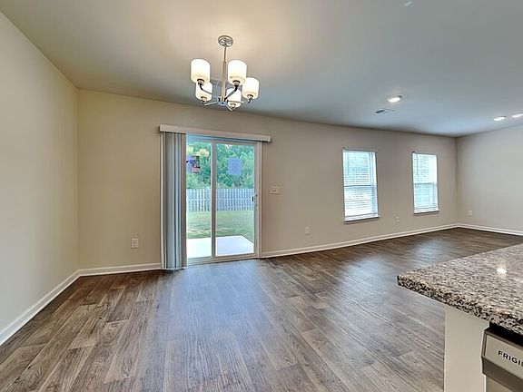 5th image of 475 Blue Garden Way