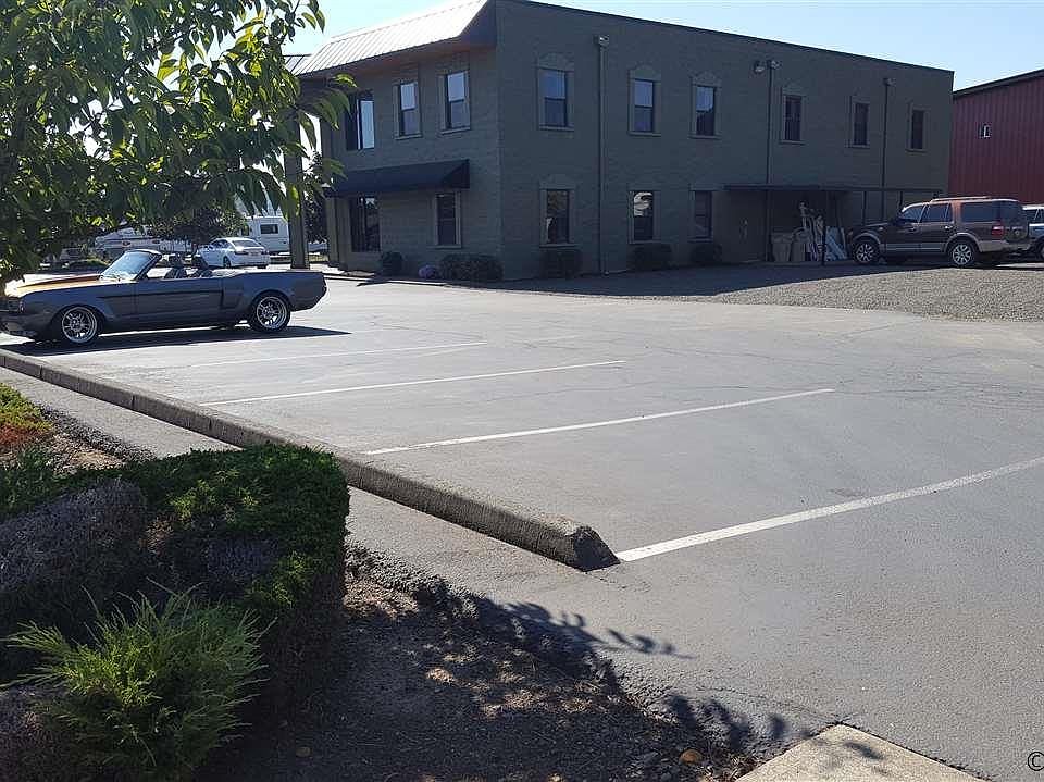 2nd image of 484 NE Bovard Ave
