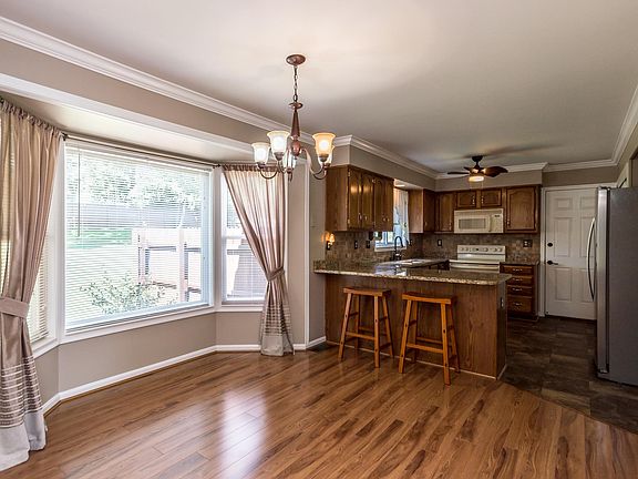 4th image of 10021 Deepwood Ct