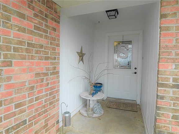 4th image of 1709 SE 15th St