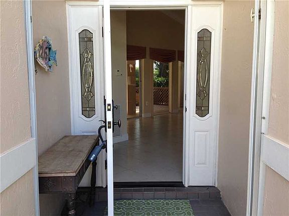 3rd image of 1261 Wilshire Cir E