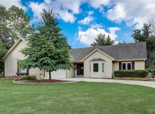 N60W23707 Juniper Ln, Sussex, WI 53089