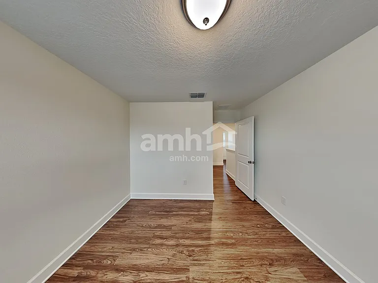 1103 Walden Pond Dr — Photo 25