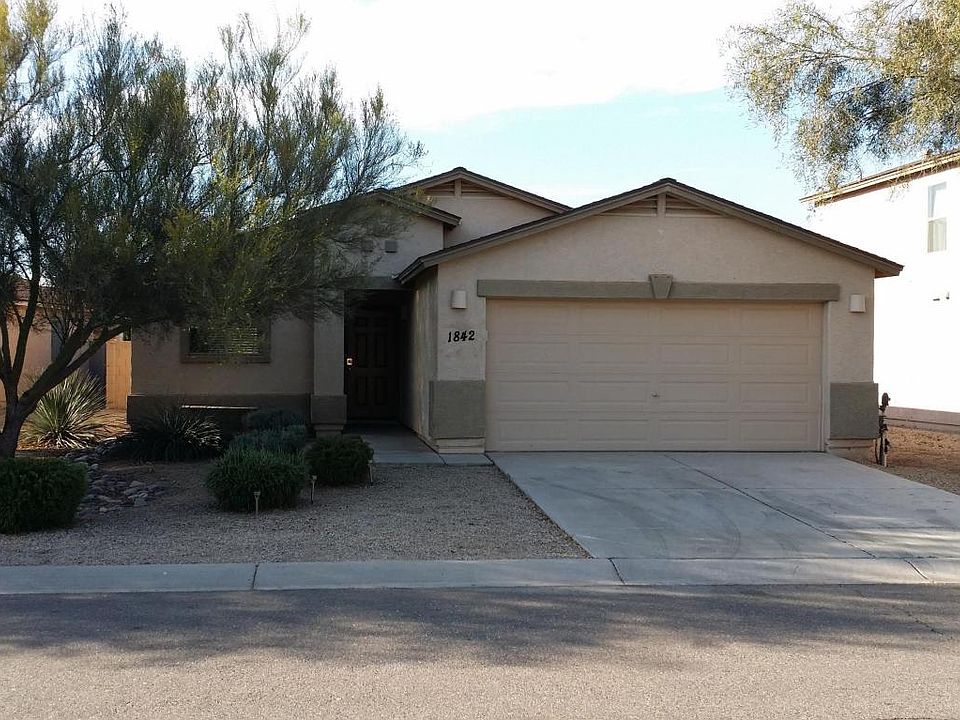 1st image of 1842 E Cowboy Cove Trl