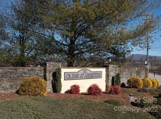 165 Farm Ln, Mills River, NC 28759