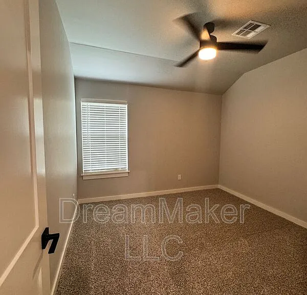 736 Apple Blossom Way — Photo 5