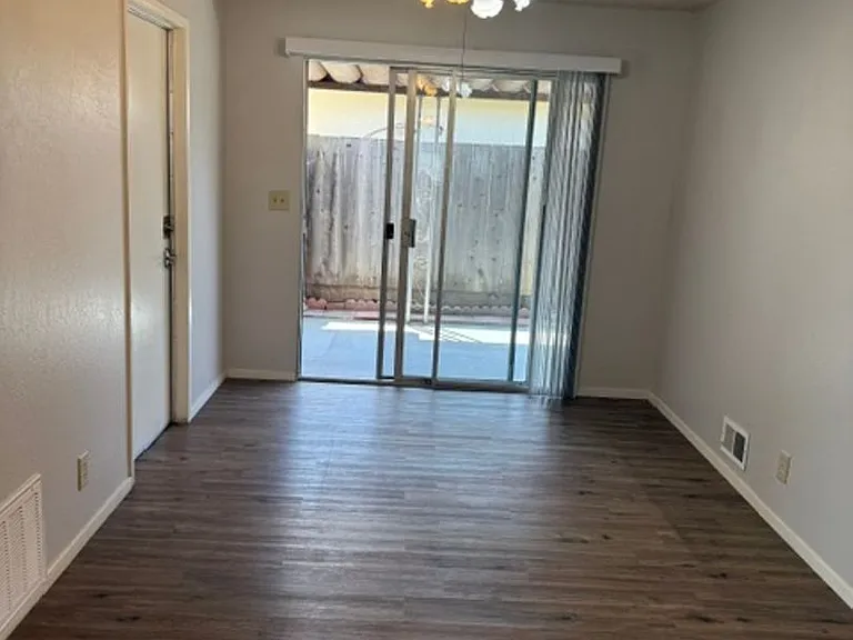 583 Bridge St — Photo 13